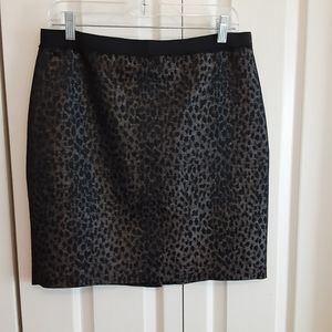 Ann Taylor Size 8 Grey Leopard Pencil Skirt